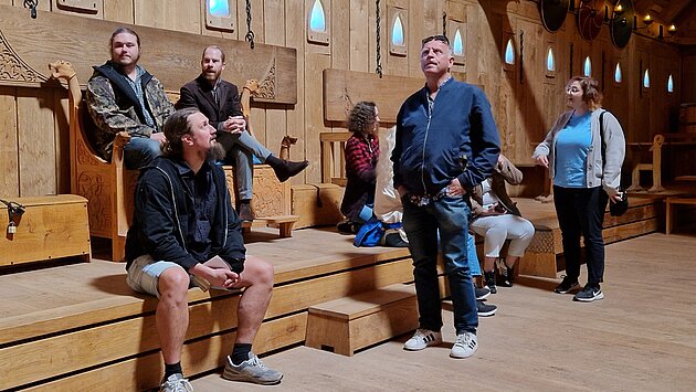 Exkursion till den mäktiga kungahallen i Lejre.